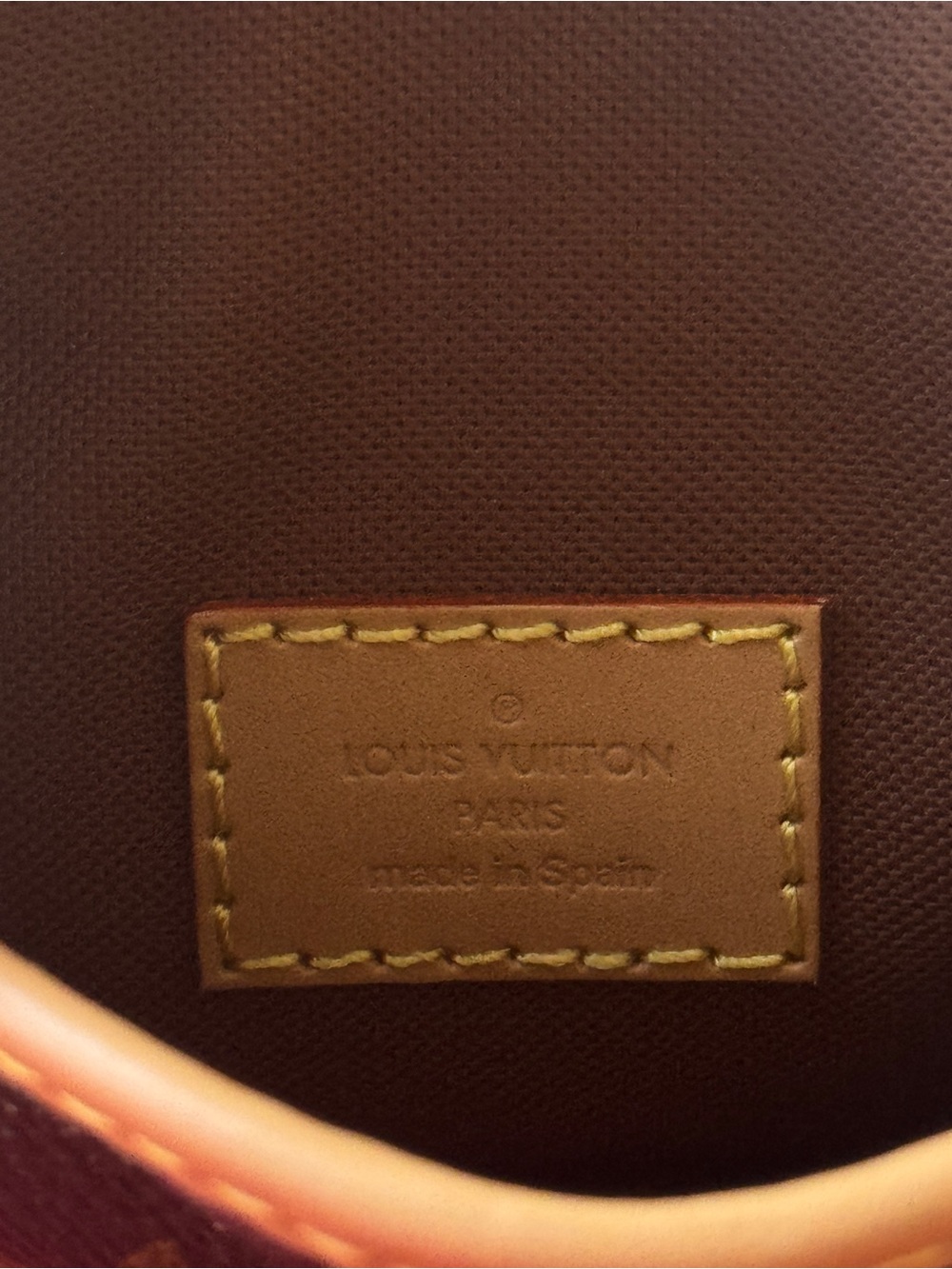 Louis Vuitton Fold Me Pouch in Monogram Canvas - Picture 4 of 4